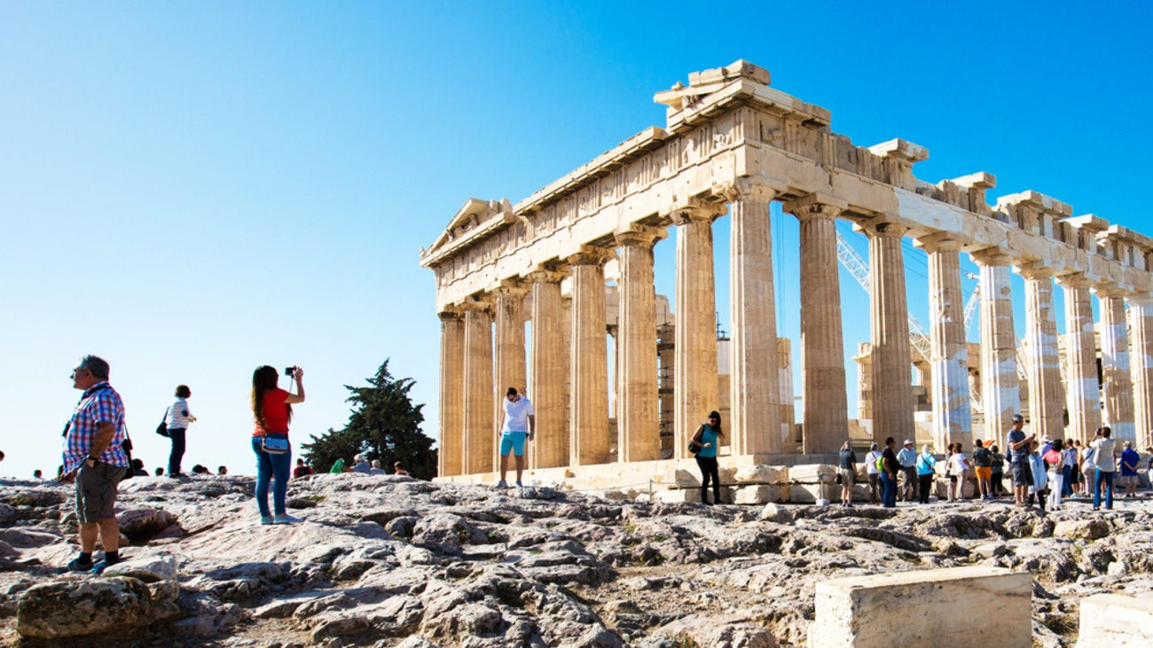 Σε 24ωρη απεργία αύριο οι εργαζόμενοι στον τουρισμό